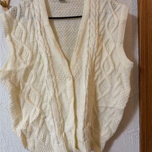 Alfred Dunner Cream V-Neck Cable Knit Sweater Vest